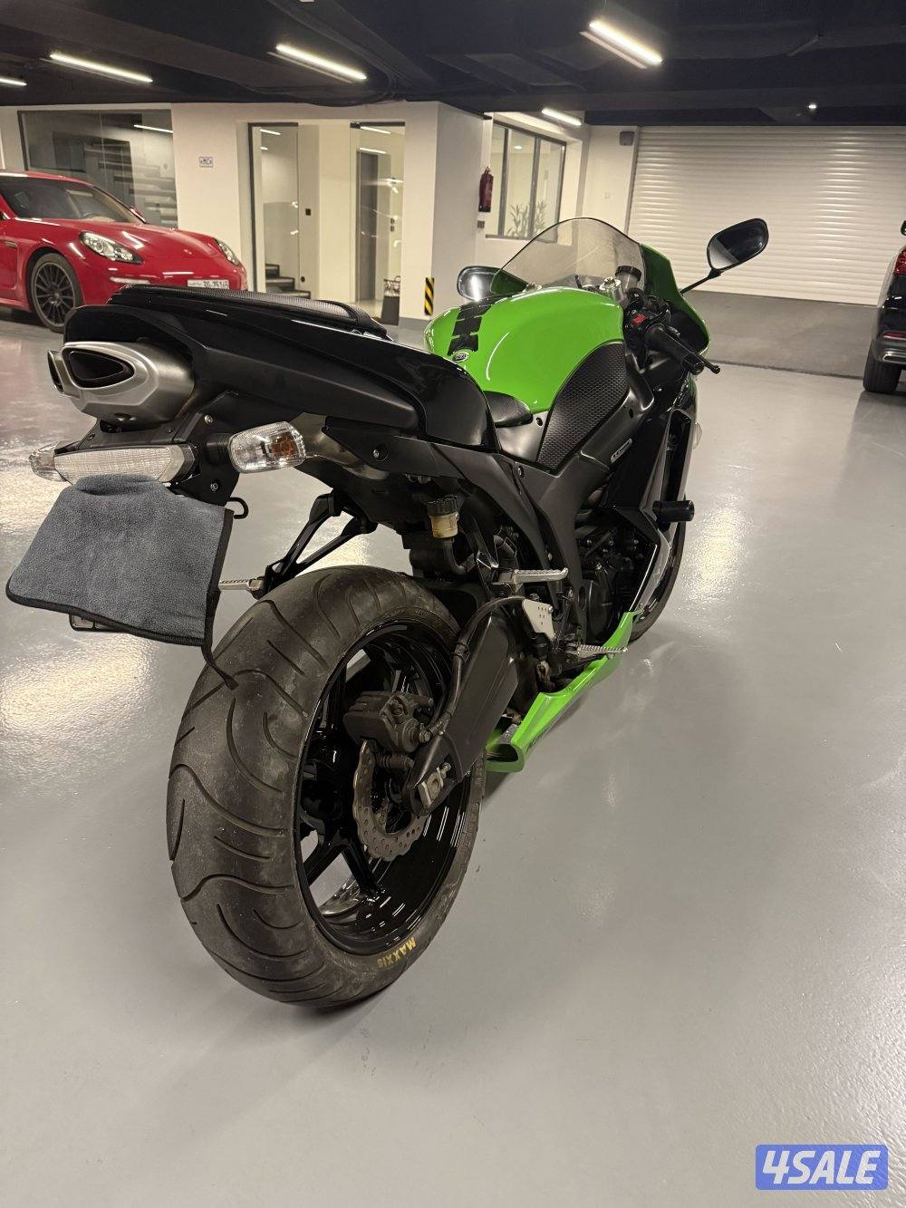 Kawasaki Ninja 600 cc 2009 super clean 14,100 KM3
