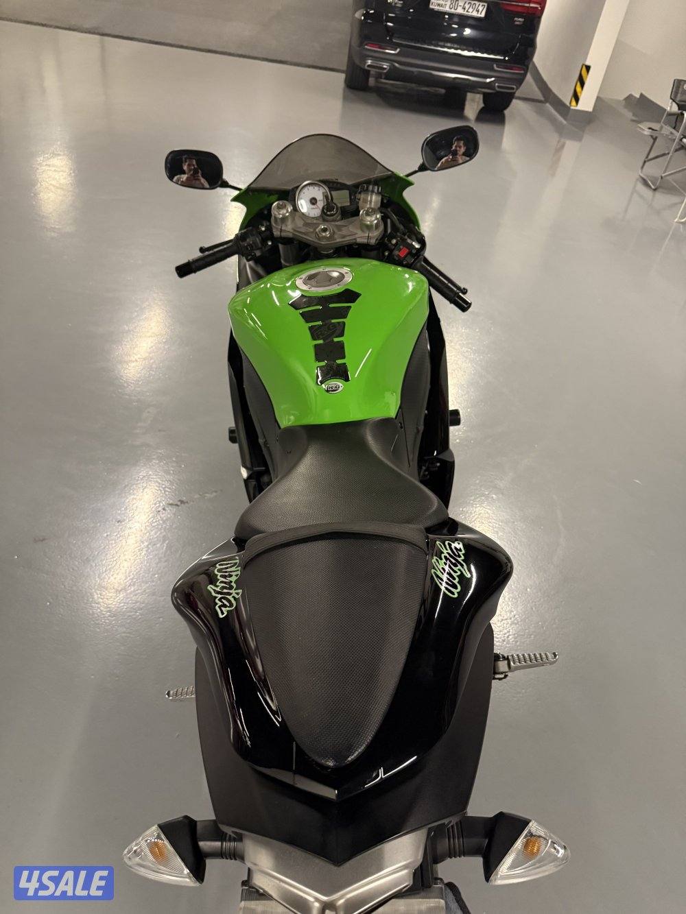 Kawasaki Ninja 600 cc 2009 super clean 14,100 KM6