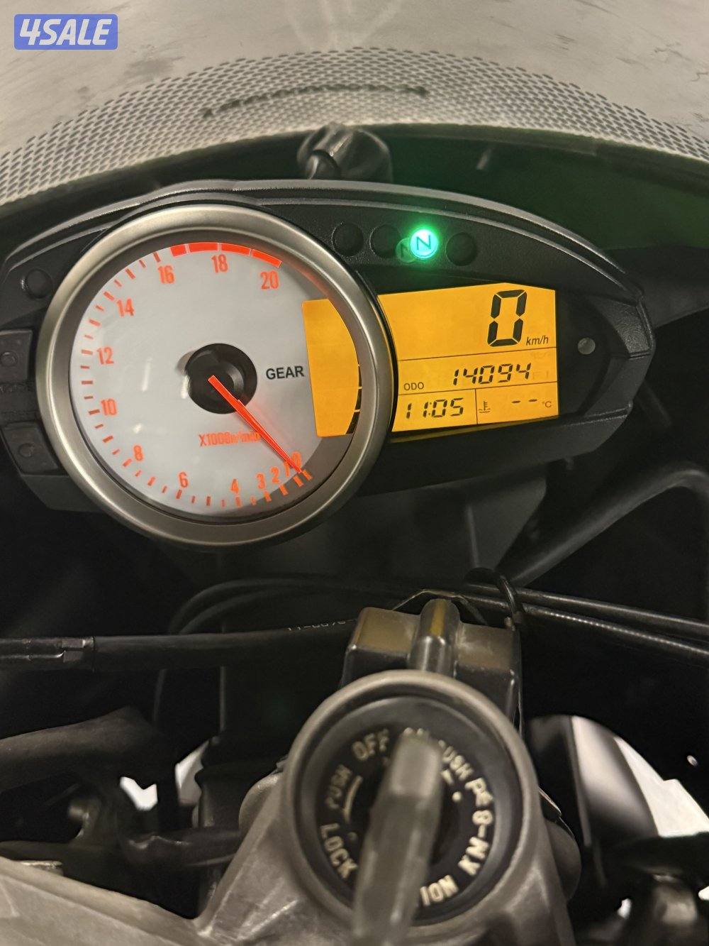 Kawasaki Ninja 600 cc 2009 super clean 14,100 KM8