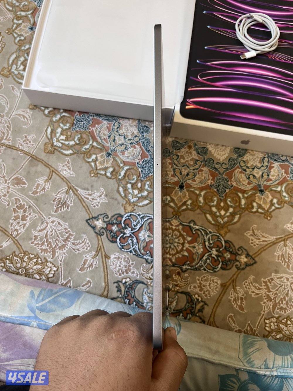 ايباد ابرو 12.9 الجيل السادس m2قيقا128نضيل كامل اغراض3