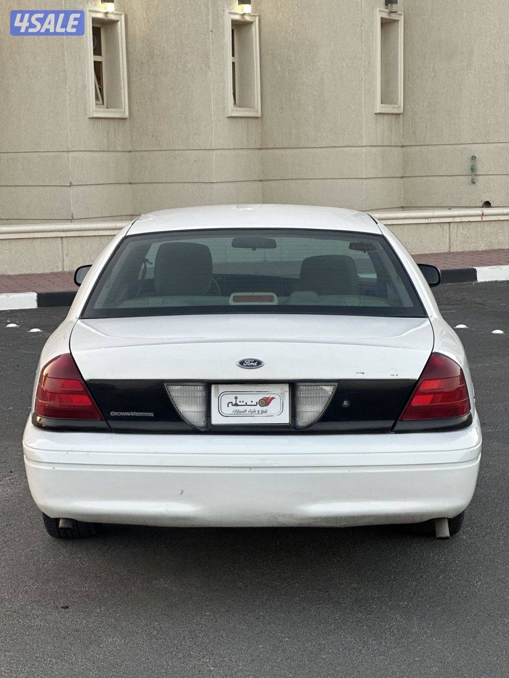 فورد فكتوريا موديل 20124