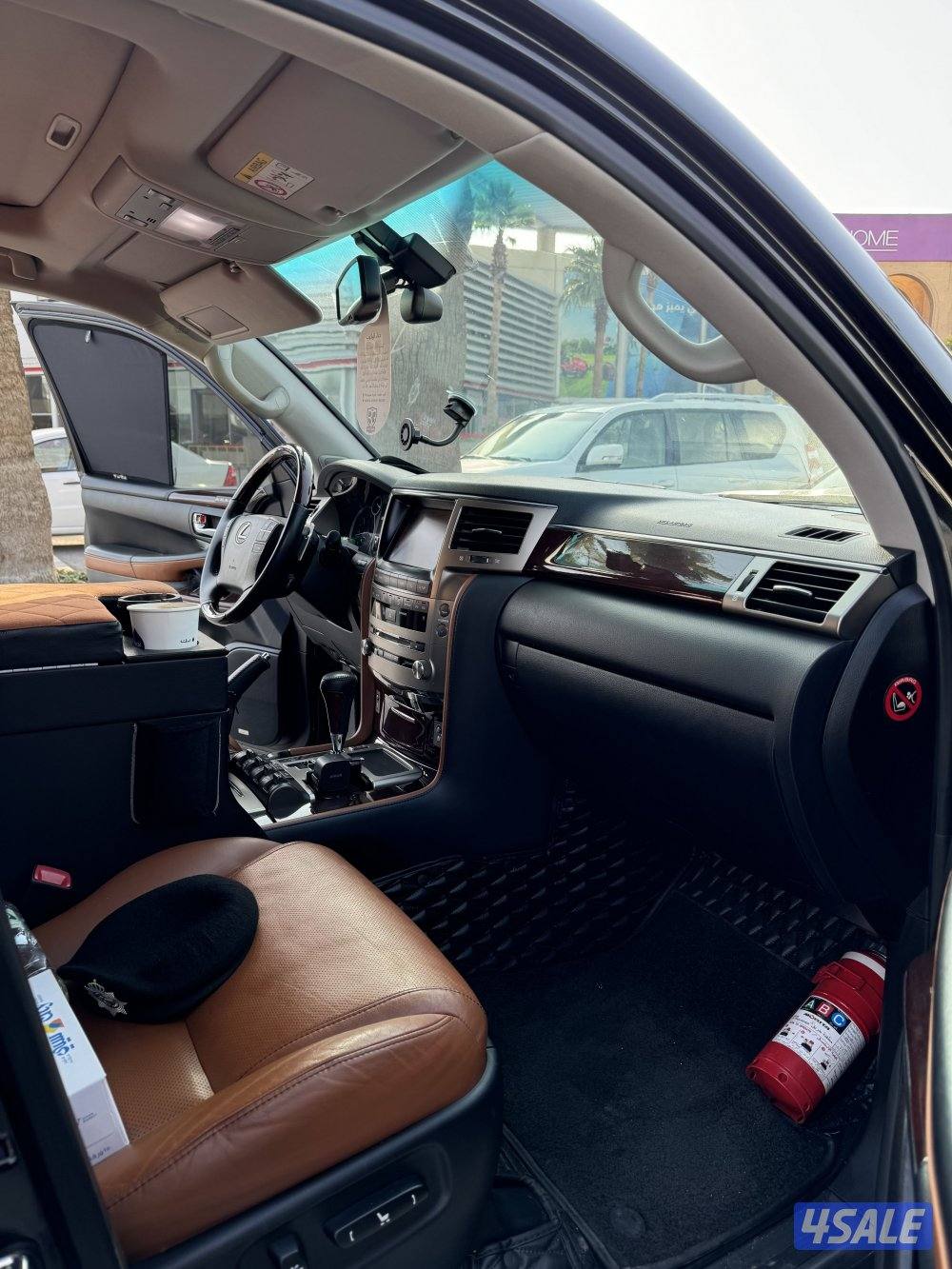 للبيع جيب لكزس 201410