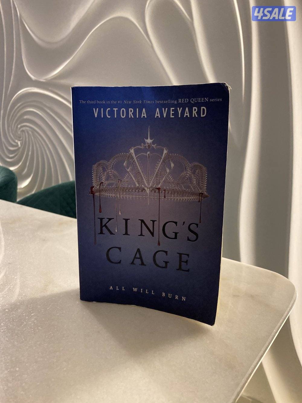 King’s Cage by Victoria Aveyard0