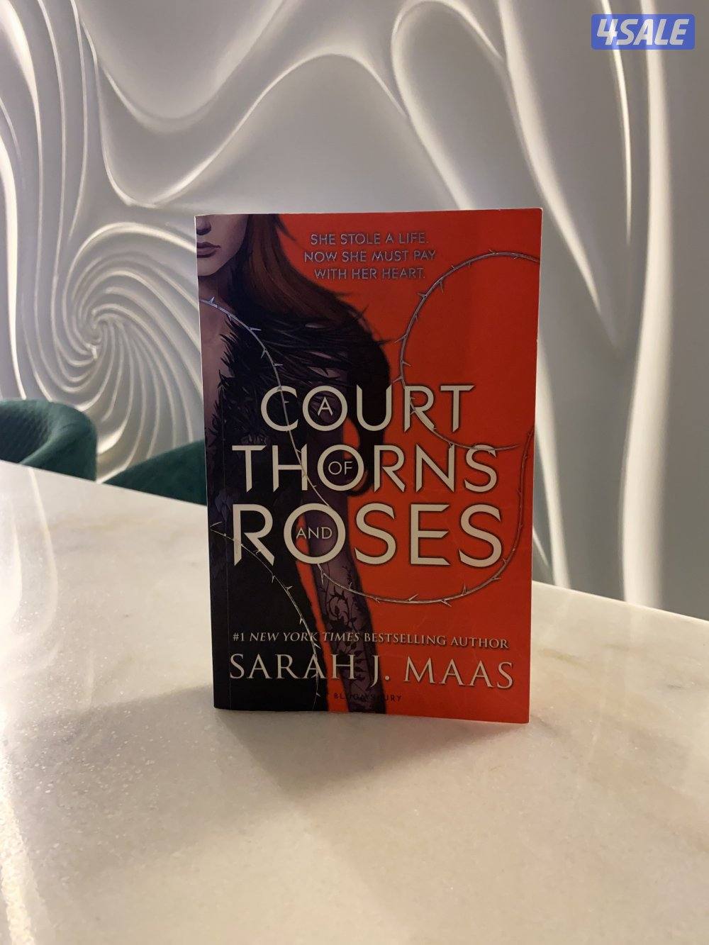 A Court Of Thrones And Roses by Sarah J. Maas0