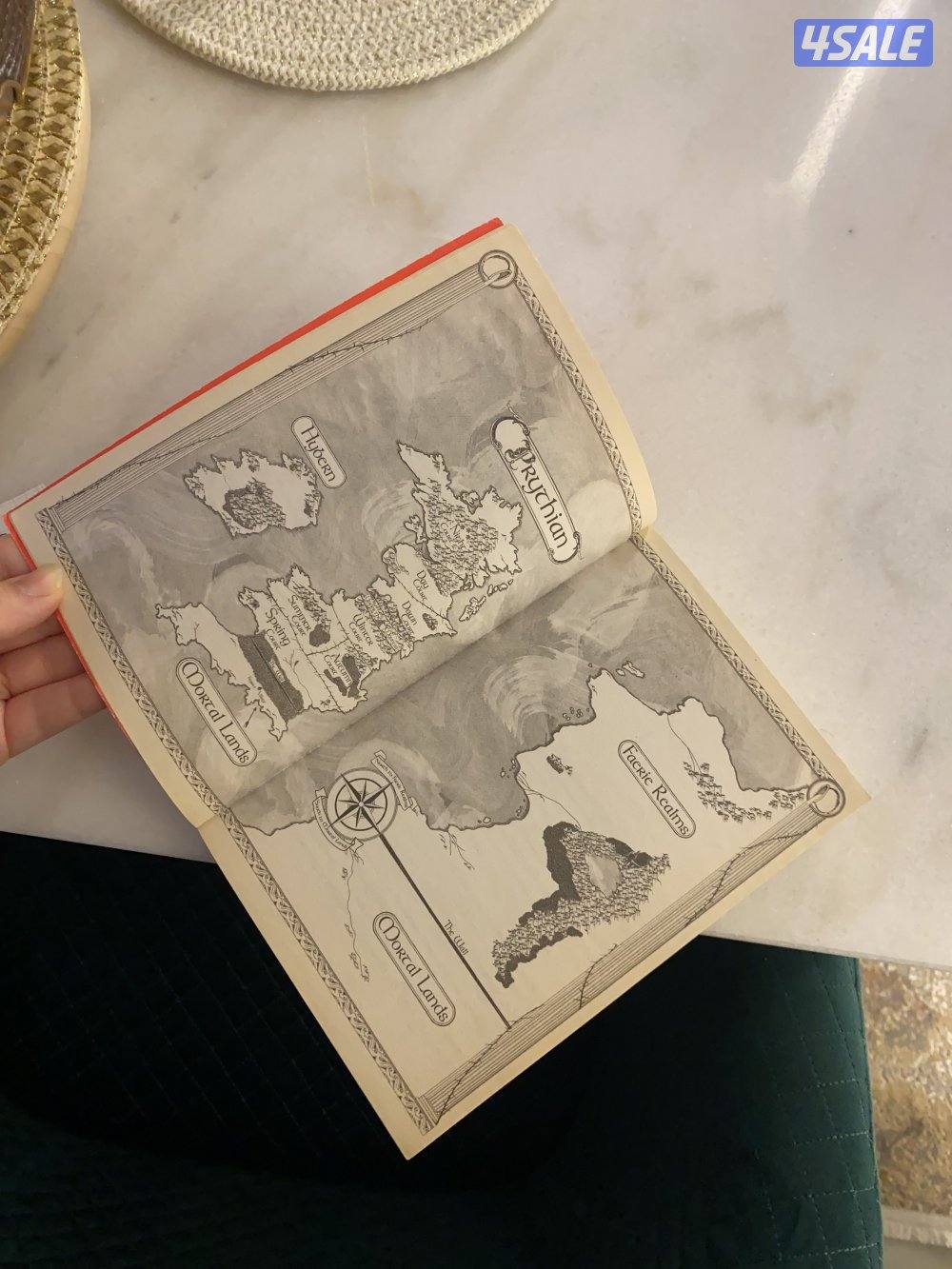 A Court Of Thrones And Roses by Sarah J. Maas3