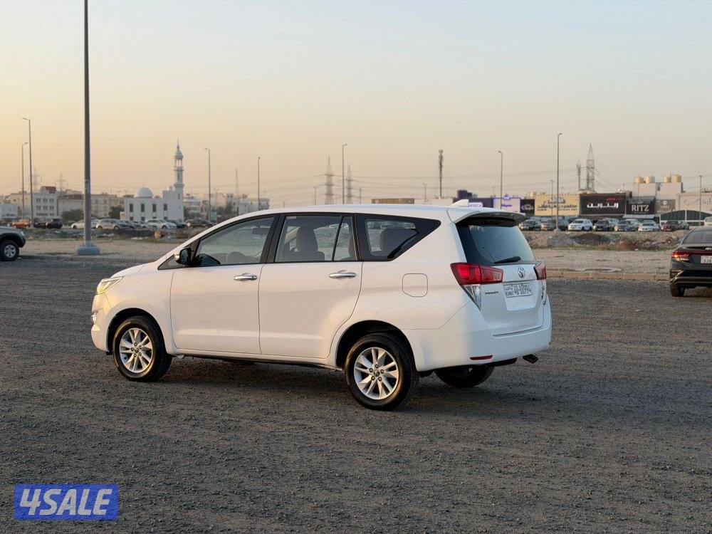 انوفا 2016 بحالة المصنع كالجديد0