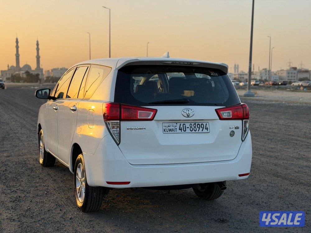 انوفا 2016 بحالة المصنع كالجديد4