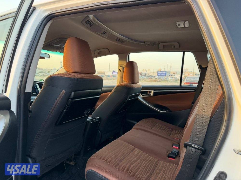 انوفا 2016 بحالة المصنع كالجديد10