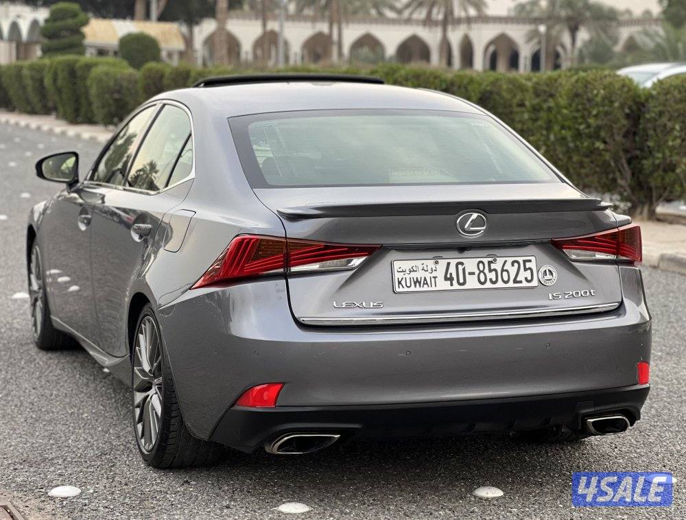 لكزس is200 موديل 2017 فئه تيربو كامل المواصفات شرط الفحص2