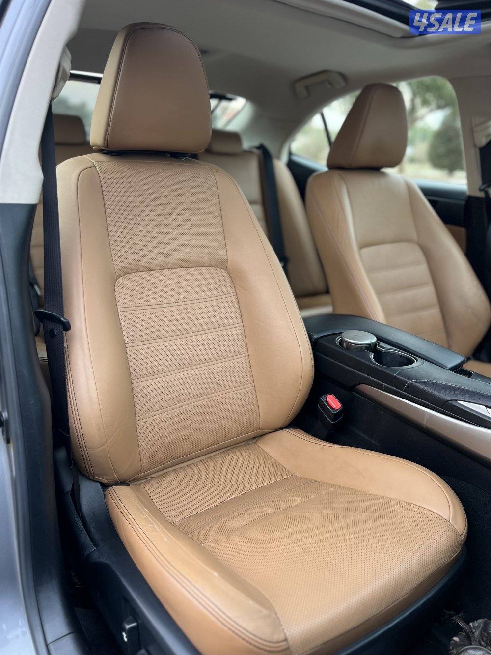 لكزس is200 موديل 2017 فئه تيربو كامل المواصفات شرط الفحص9