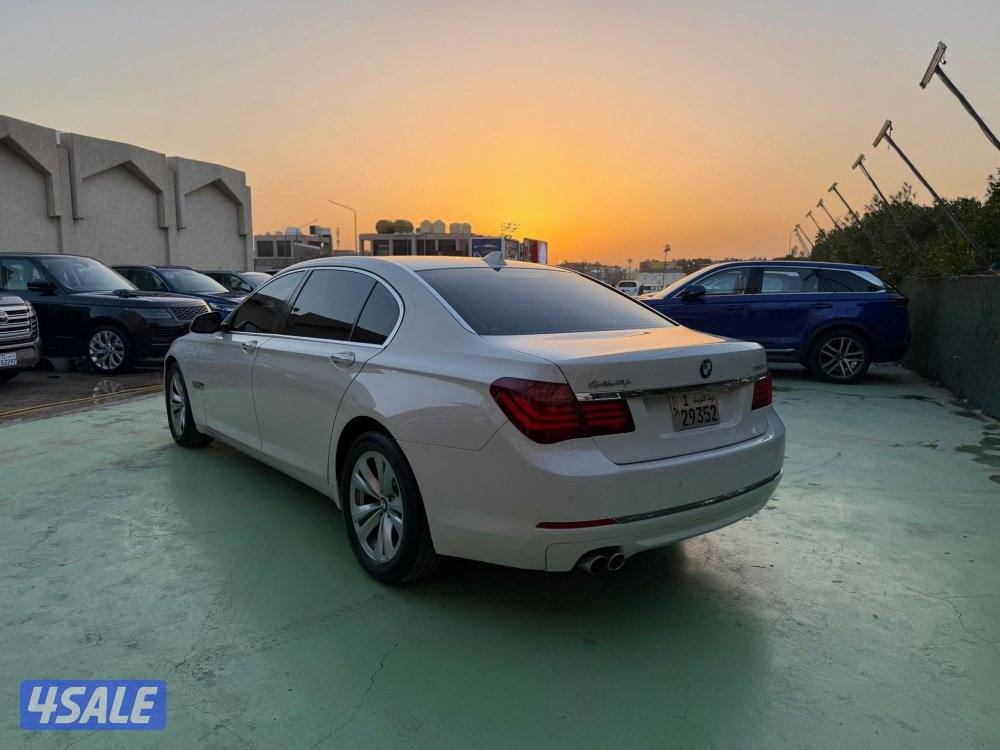 للبيع BMWحجم 730Li  موديل 20156
