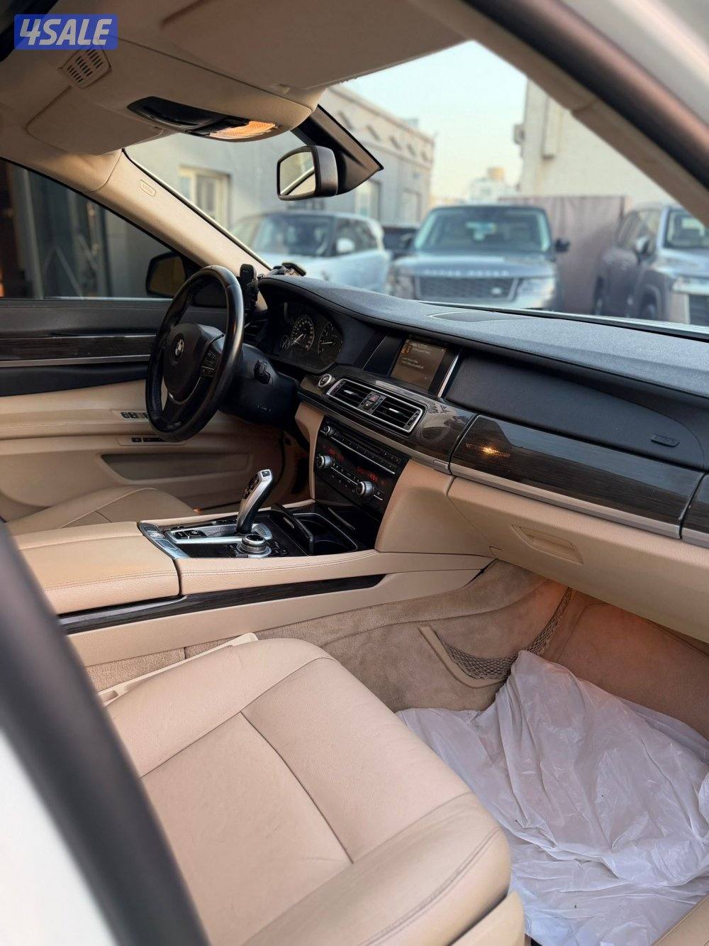 للبيع BMWحجم 730Li  موديل 20158
