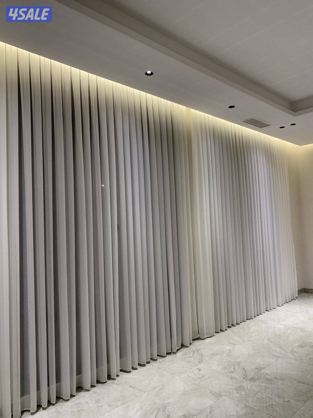 فني تفصيل جميع أنواع ستائر المنزليه خامات تركيه .رول عازل ضوء وحراره1