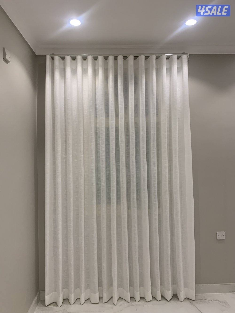 فني تفصيل جميع أنواع ستائر المنزليه خامات تركيه .رول عازل ضوء وحراره3
