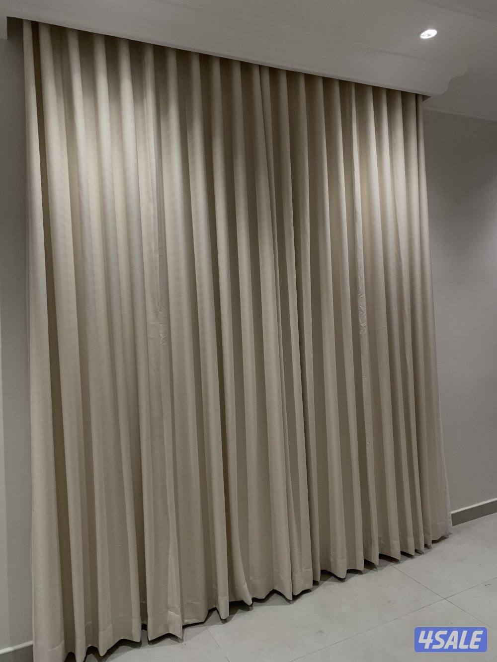 فني تفصيل جميع أنواع ستائر المنزليه خامات تركيه .رول عازل ضوء وحراره4