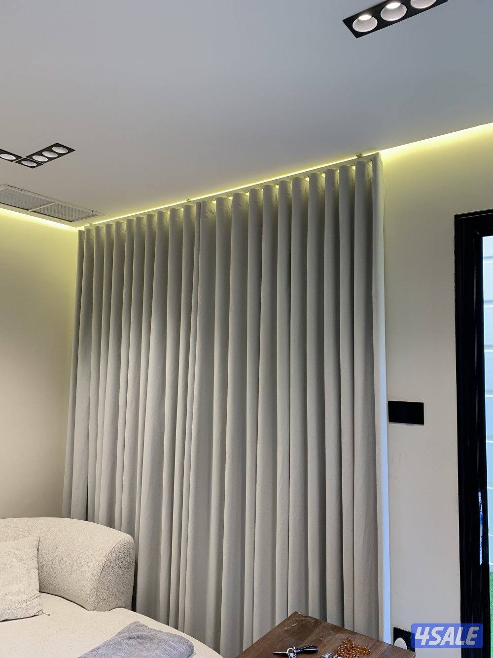 فني تفصيل جميع أنواع ستائر المنزليه خامات تركيه .رول عازل ضوء وحراره14