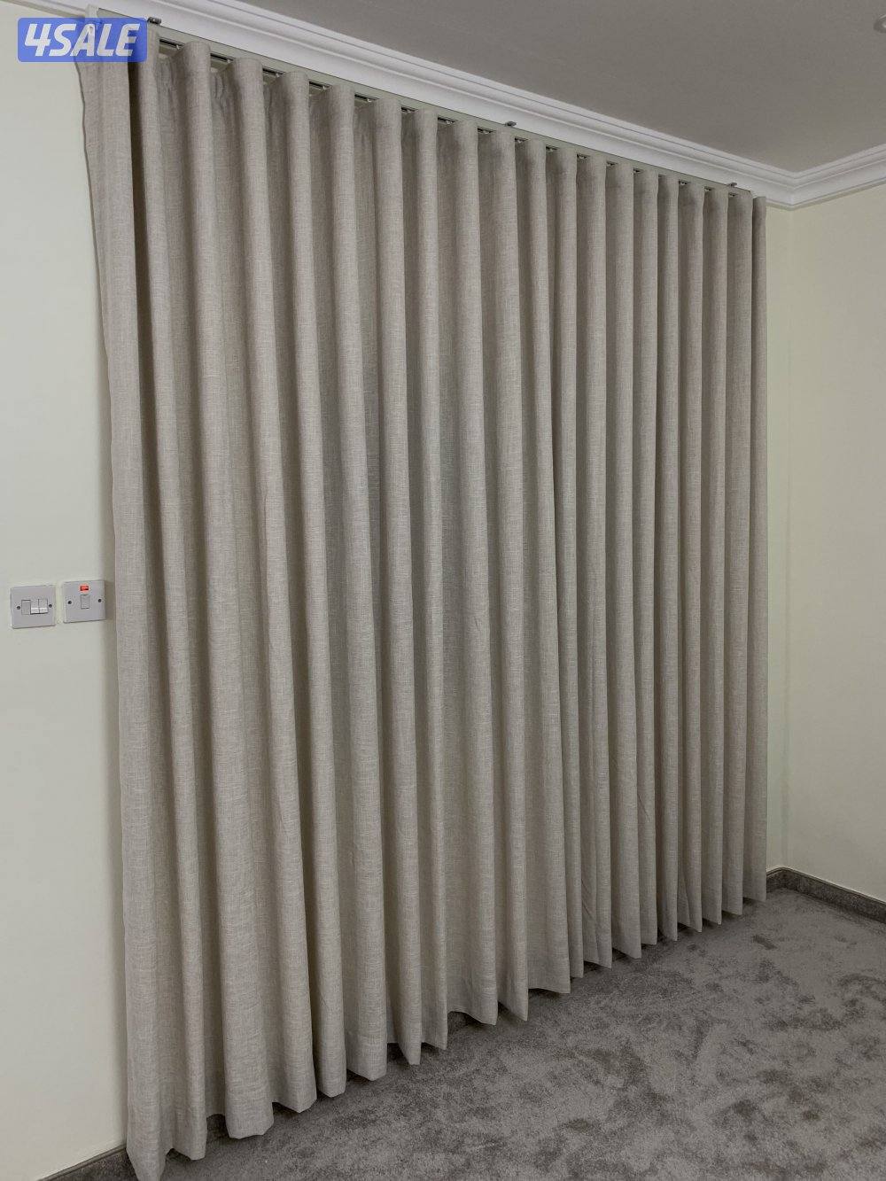 فني تفصيل جميع أنواع ستائر المنزليه خامات تركيه .رول عازل ضوء وحراره15