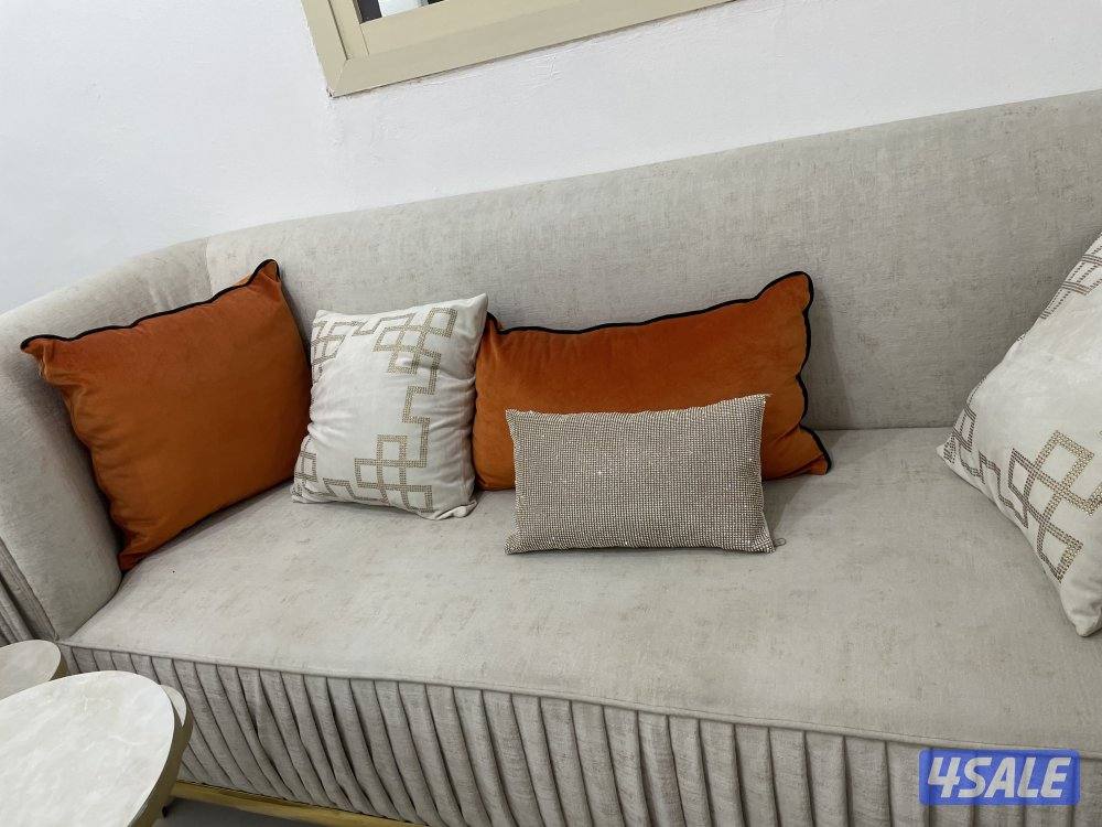 قنفات شبه جديده سعر شراء ٦٥٠ للبيع ٢٥٠5