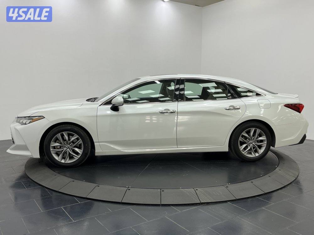 TOYOTA AVALON XLE MID OPTION1