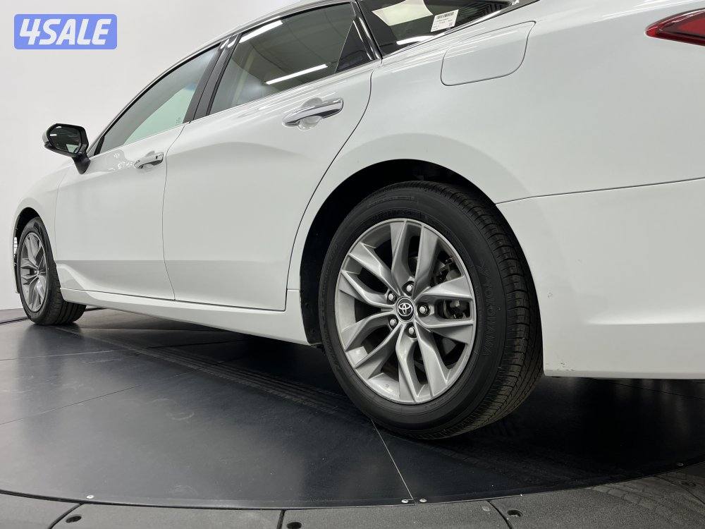 TOYOTA AVALON XLE MID OPTION9