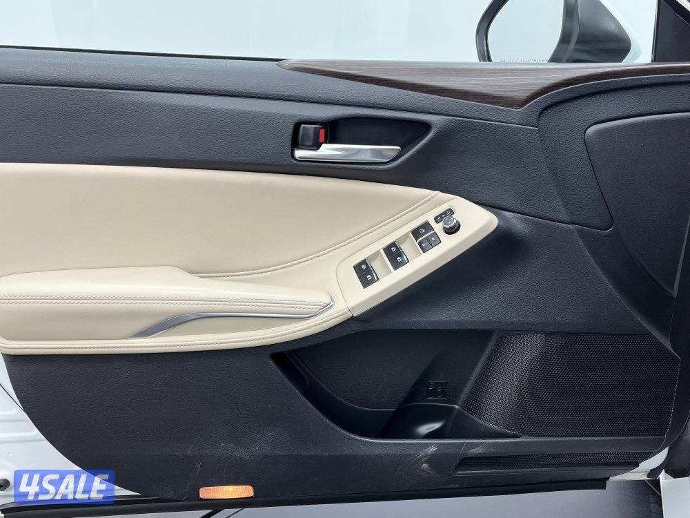 TOYOTA AVALON XLE MID OPTION10