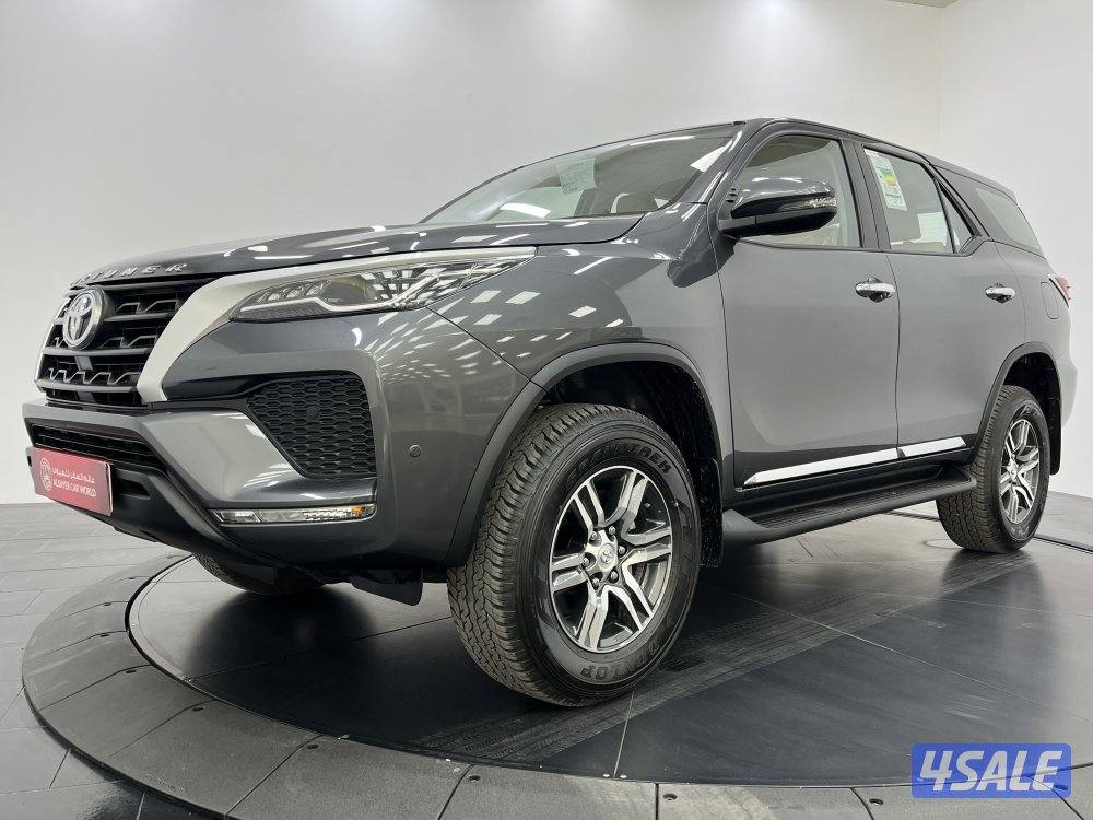 TOYOTA FORTUNER_N 4 CYL 4X2 MID OPTION1