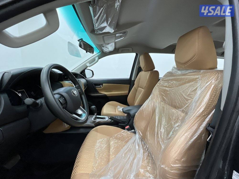 TOYOTA FORTUNER_N 4 CYL 4X2 MID OPTION4