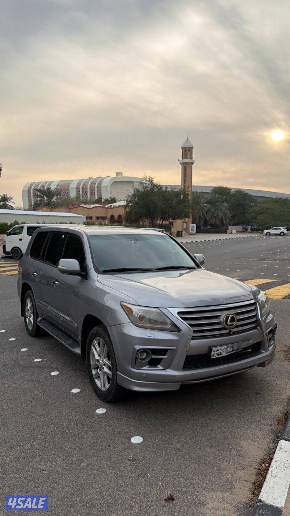 للبيع لكزس LX5702