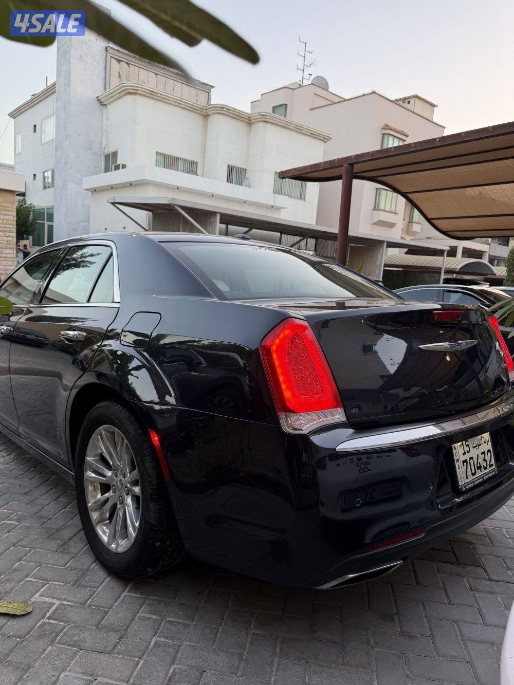 للبيع كرايزلر 8 سلندر هيمي2