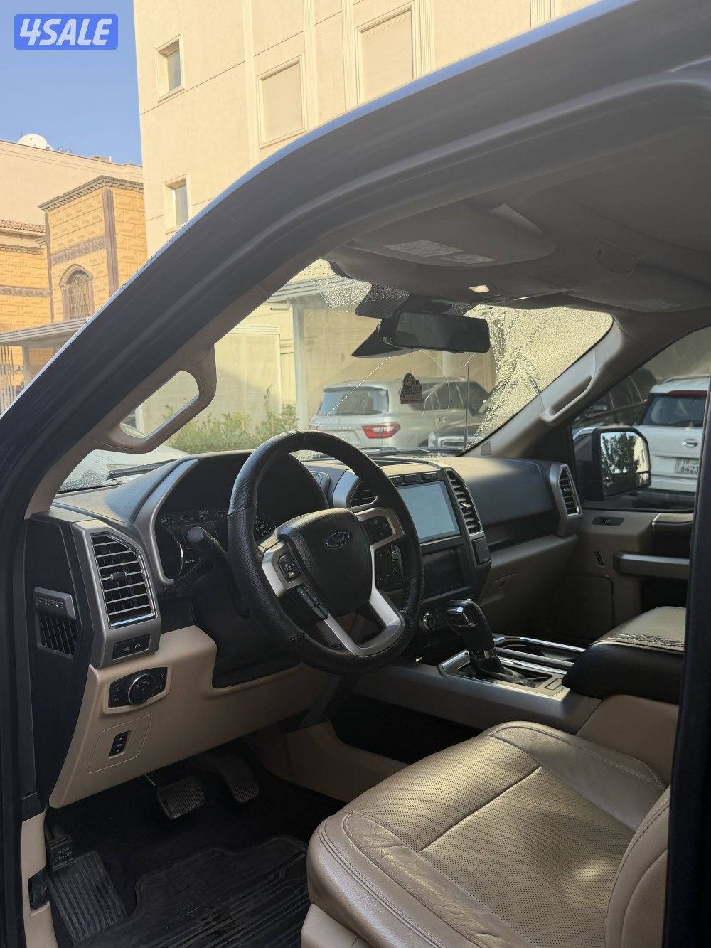 وانيت فورد لاريت 20161