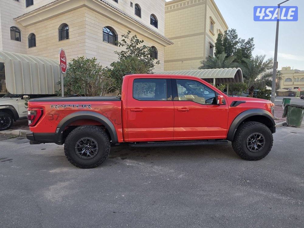 للبيع فور رابتر 2021 او البدل مع لاند 2023 و صاعد4