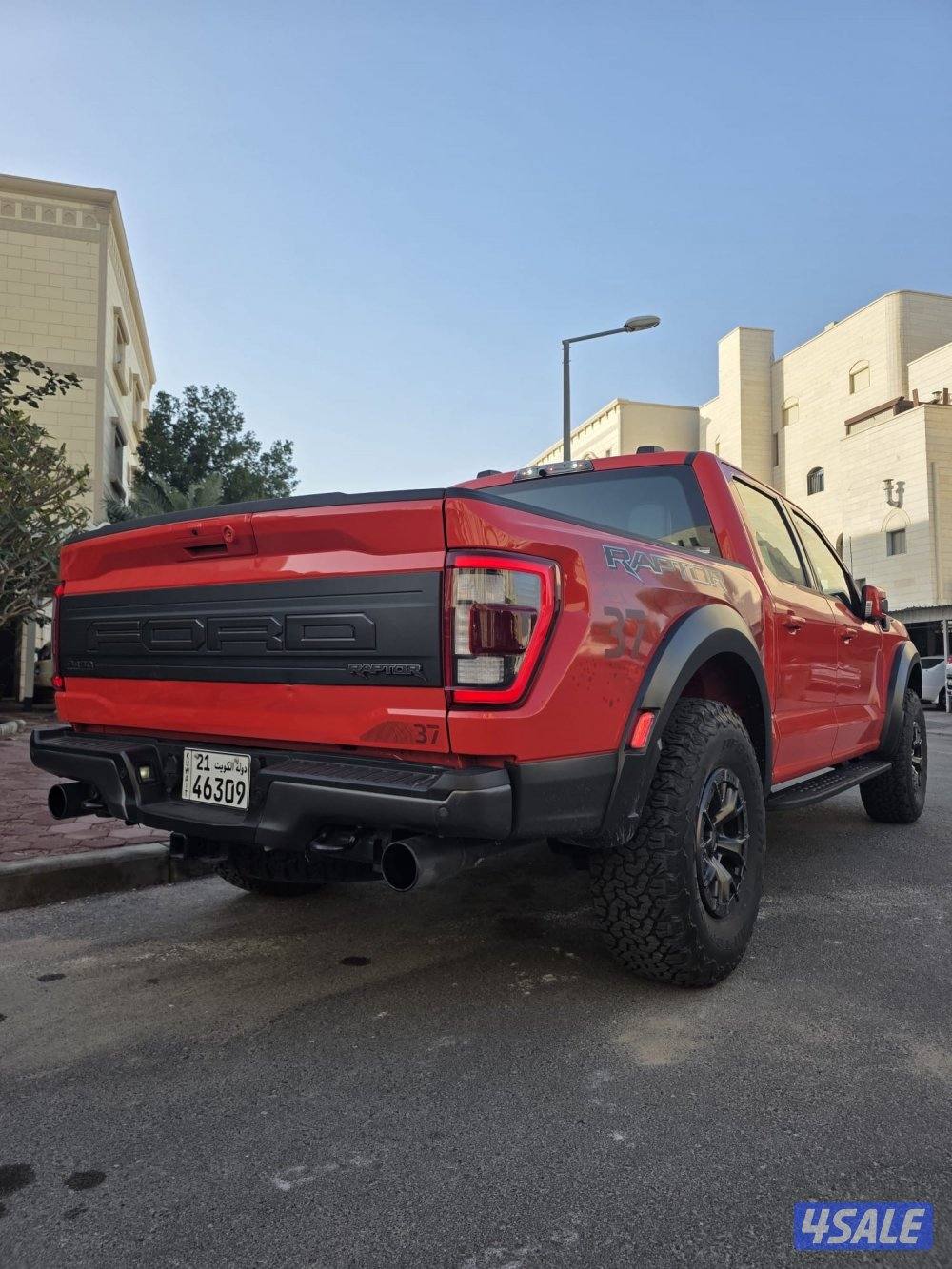 للبيع فور رابتر 2021 او البدل مع لاند 2023 و صاعد8