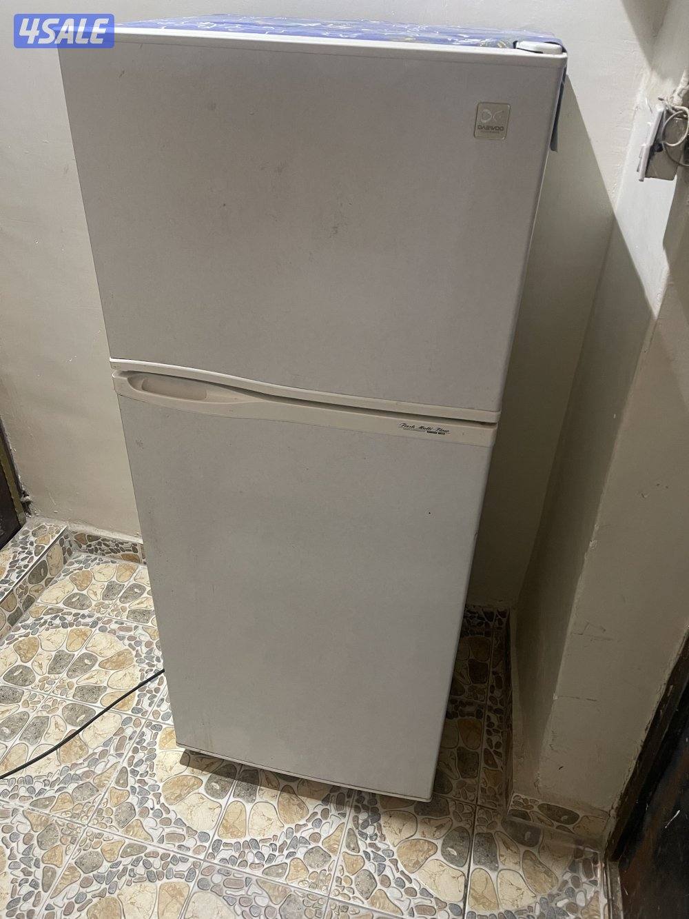 للبيع ثلاجه دايو بحاله جيده0