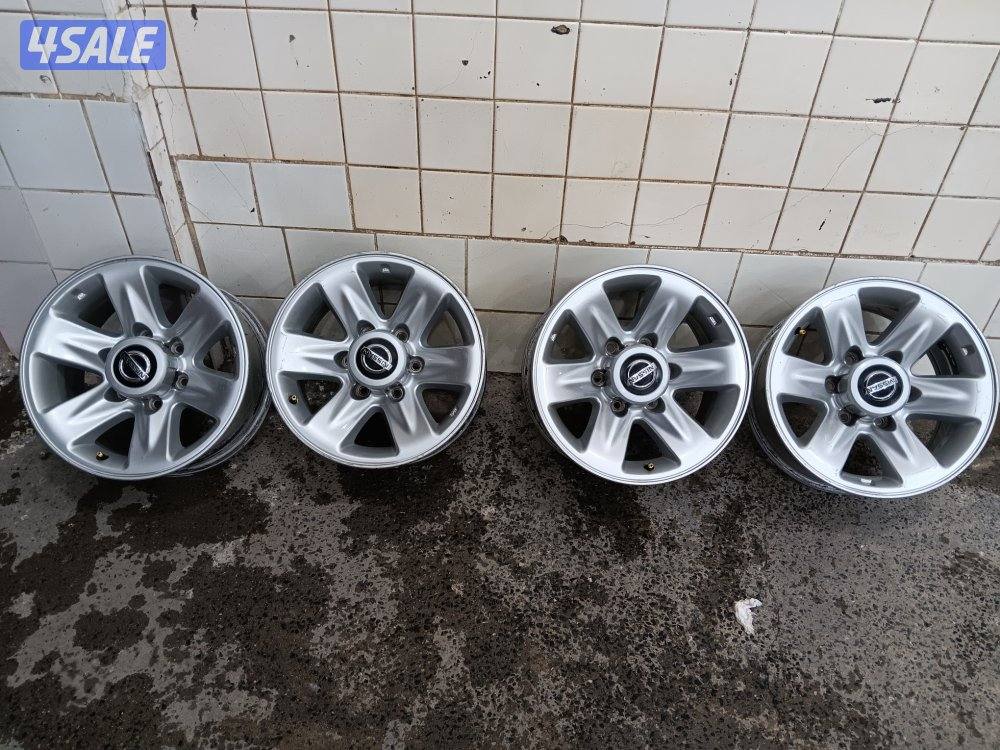 للبيع طقم رنقات  كامل الوكالة نيسان فتك0