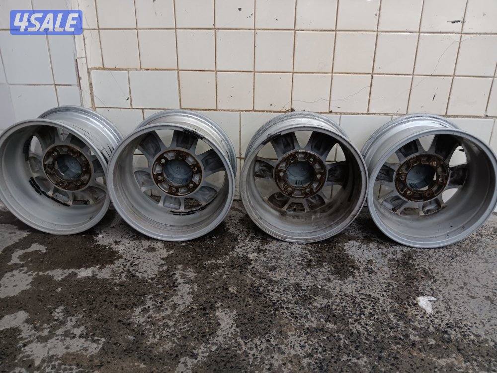 للبيع طقم رنقات  كامل الوكالة نيسان فتك1