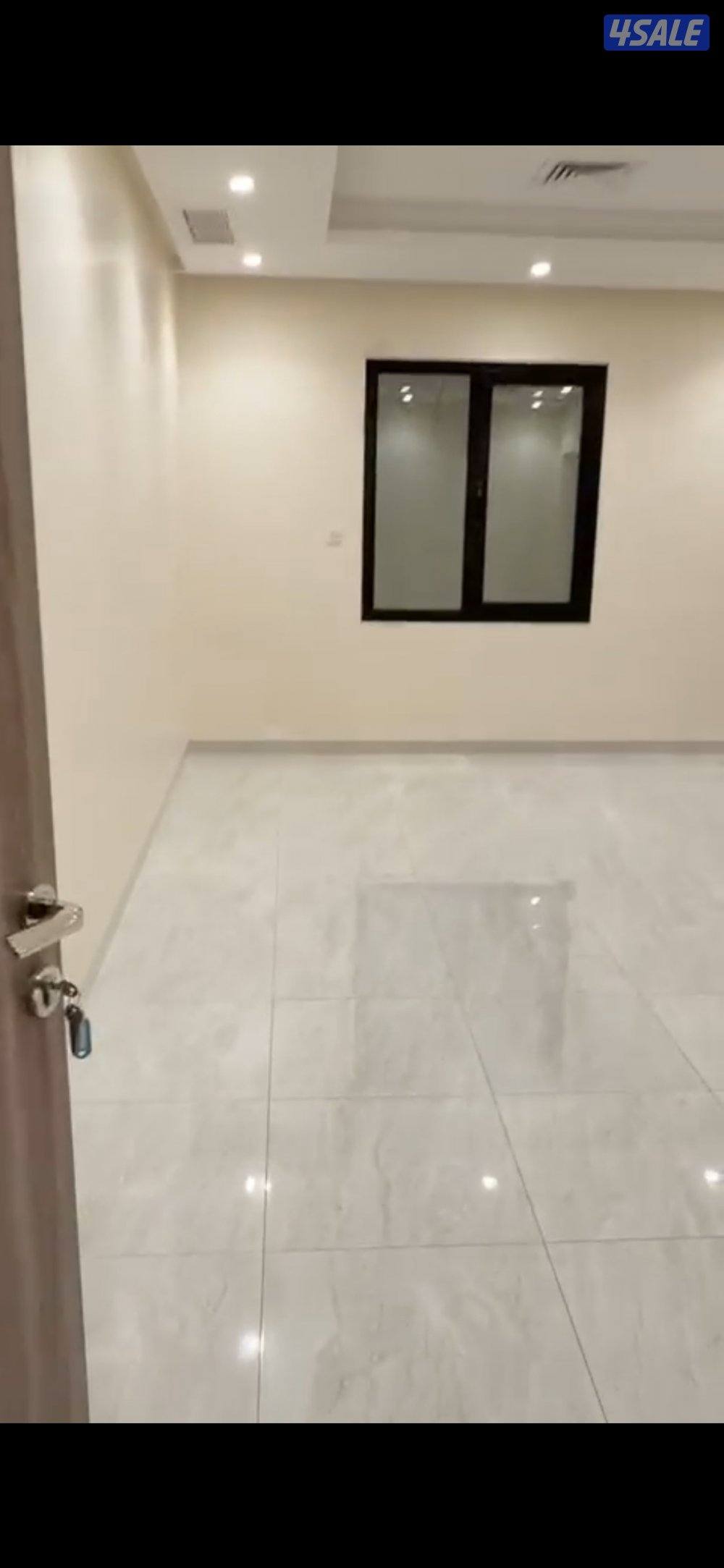 للإيجار شقه بجنوب عبدالله مبارك0