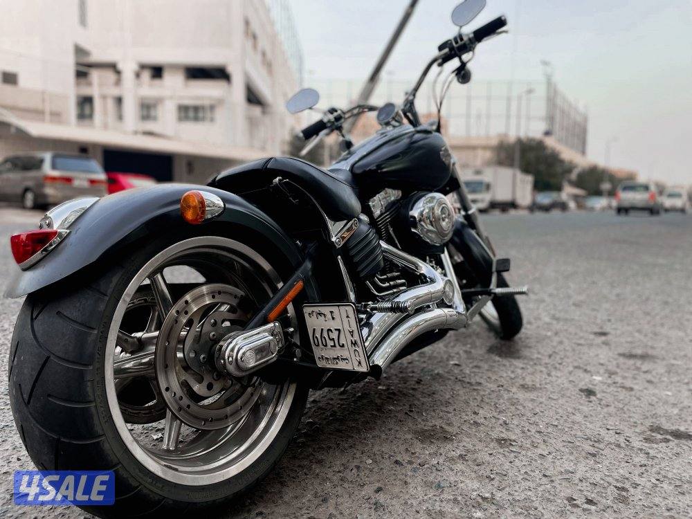 ٢٠١١ Harely Davidson Rocker C1