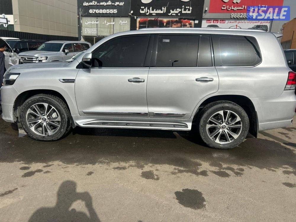 لاند كروزر GX.R-قراند تورينق .V8 موديل 2020 ماشى 165.000 k.m2