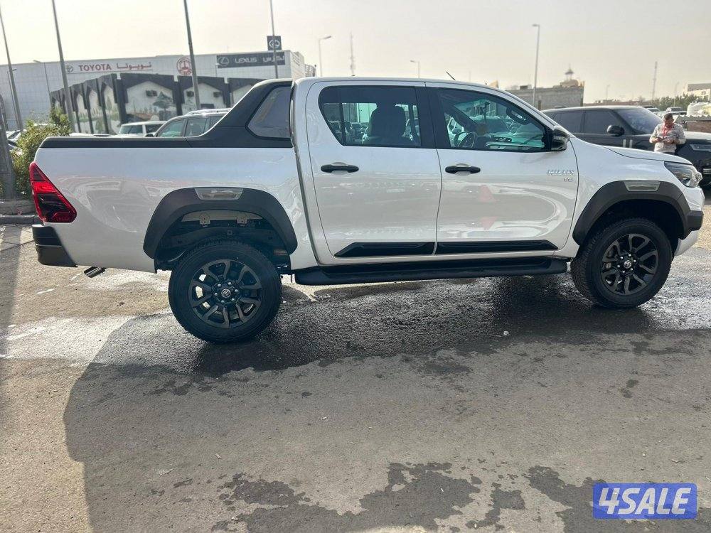 تويوتا هاى لوكس V6-Adventure موديل 2025 ماشى 2000 k.m  وارد الساير .2