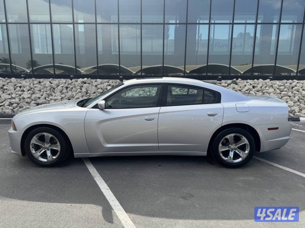 شارجر 2012 بحاله ممتازه جداً3