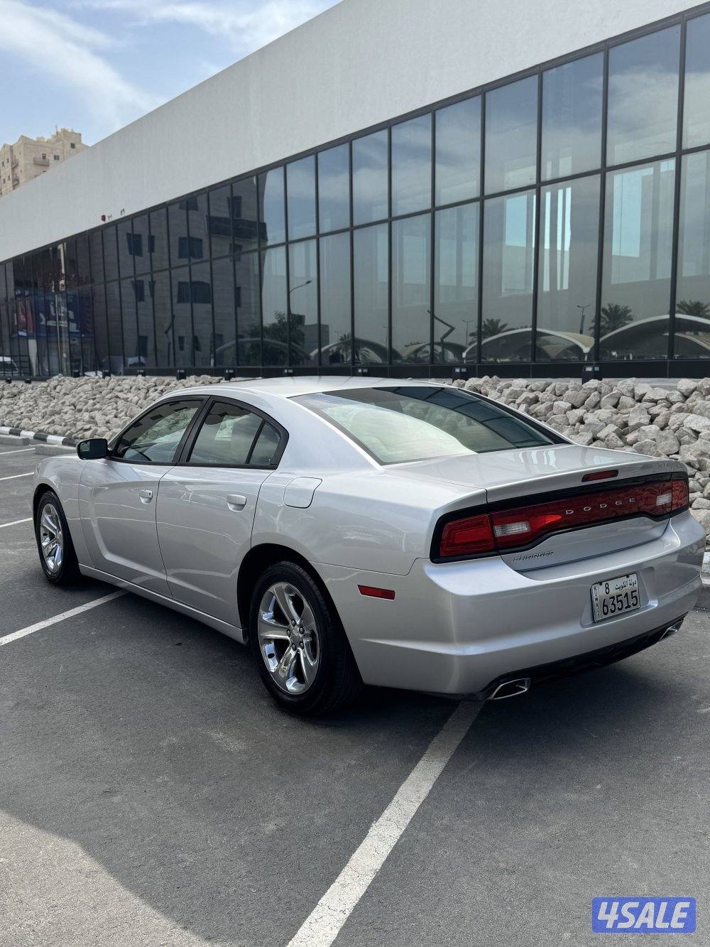 شارجر 2012 بحاله ممتازه جداً6