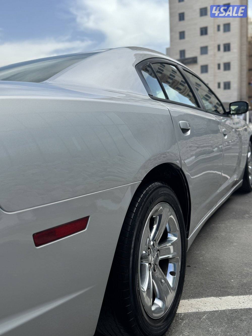 شارجر 2012 بحاله ممتازه جداً7