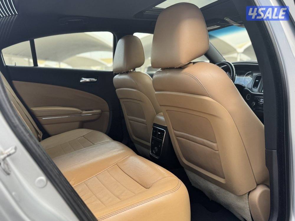 شارجر 2012 بحاله ممتازه جداً8