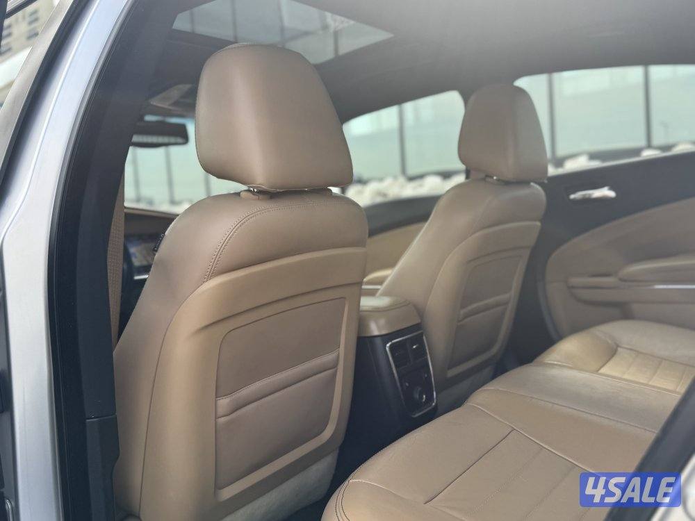 شارجر 2012 بحاله ممتازه جداً9