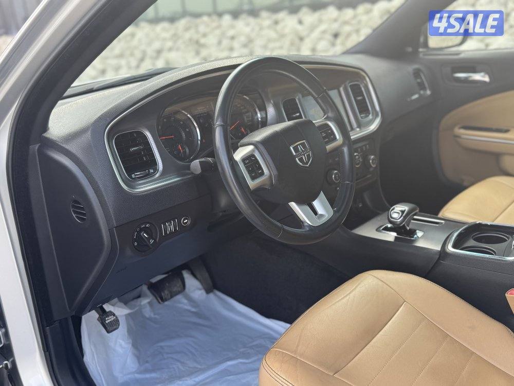 شارجر 2012 بحاله ممتازه جداً12