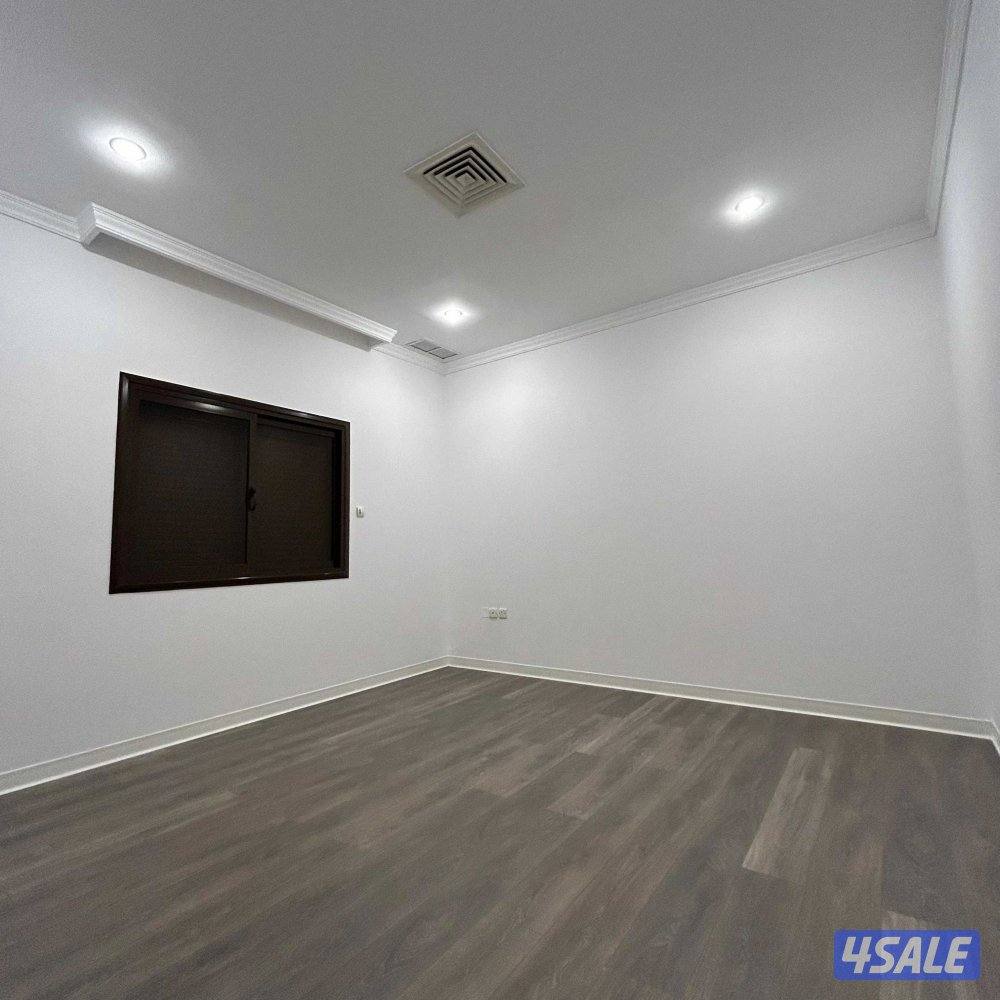 دور كامل للايجار في الصديق قطعة 74