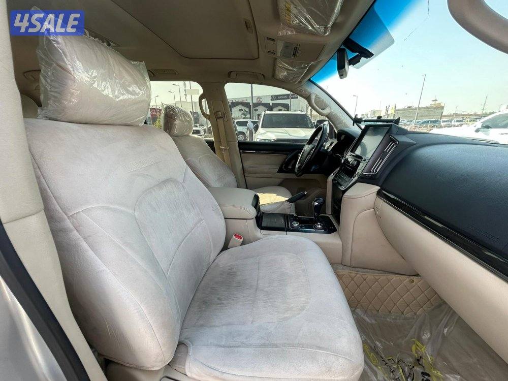 لاند كروزر GX.R-قراند تورينق .V8 موديل 2021 ماشى 196.000 k.m5