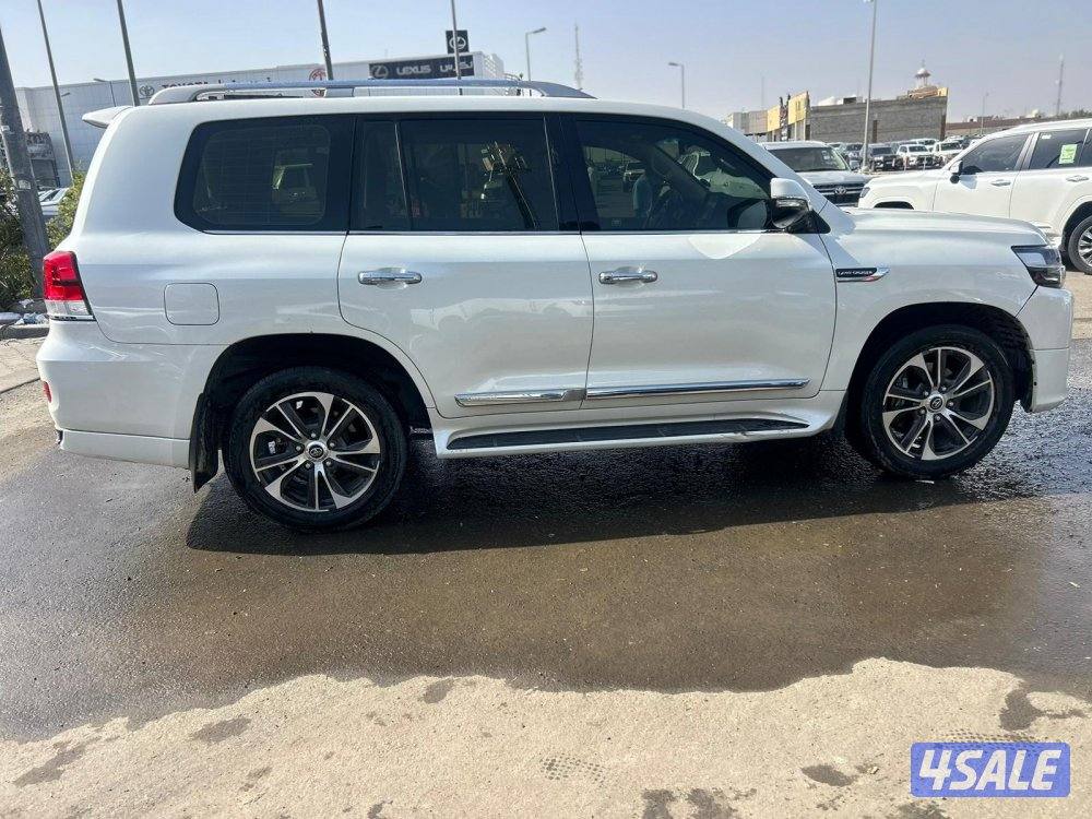 لاند كروزر GX.R-قراند تورينق .V8 موديل 2020 ماشى 269.000 k.m3