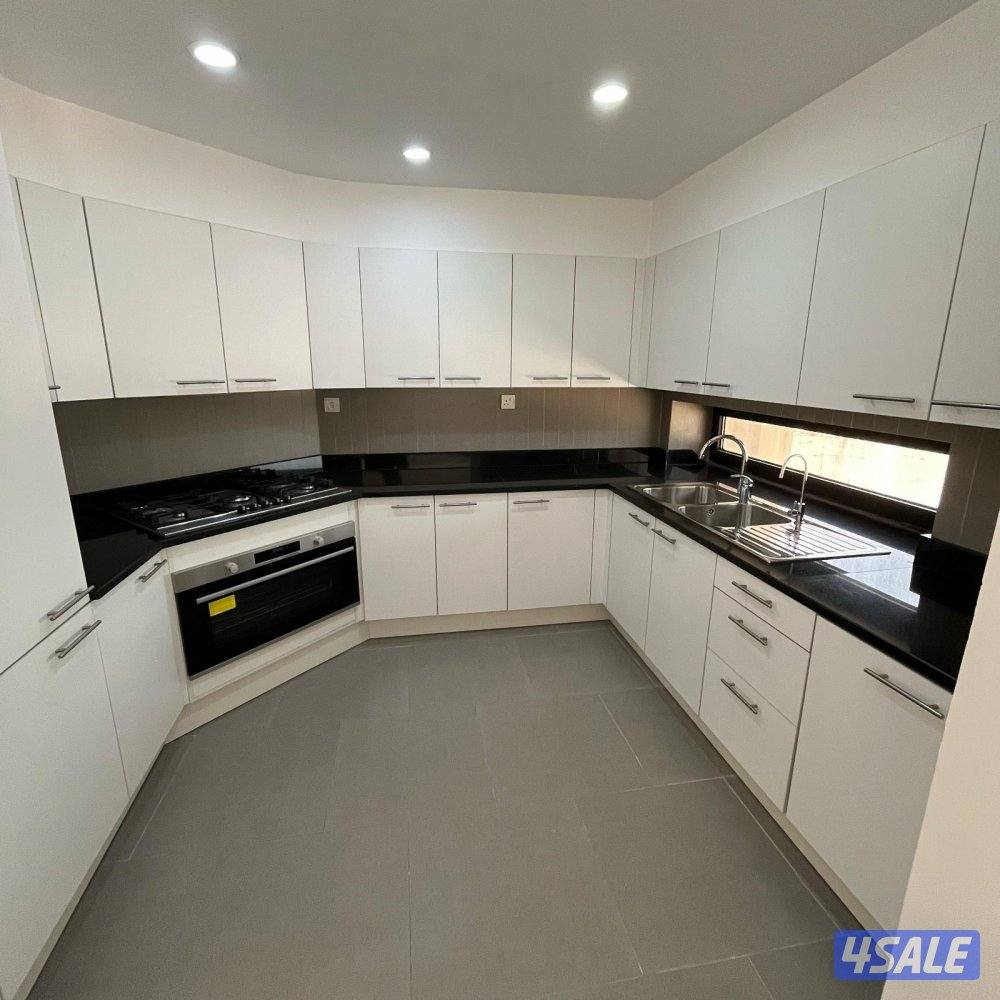 شقة نصف مفروشة إطلالة بحرية مباشرة للإيجار في بنيد القار5