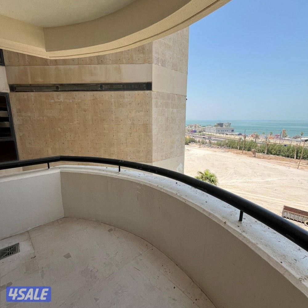 شقة نصف مفروشة إطلالة بحرية مباشرة للإيجار في بنيد القار1